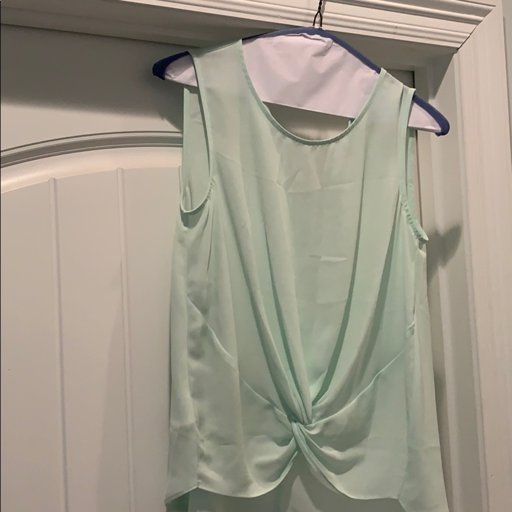Knot front top